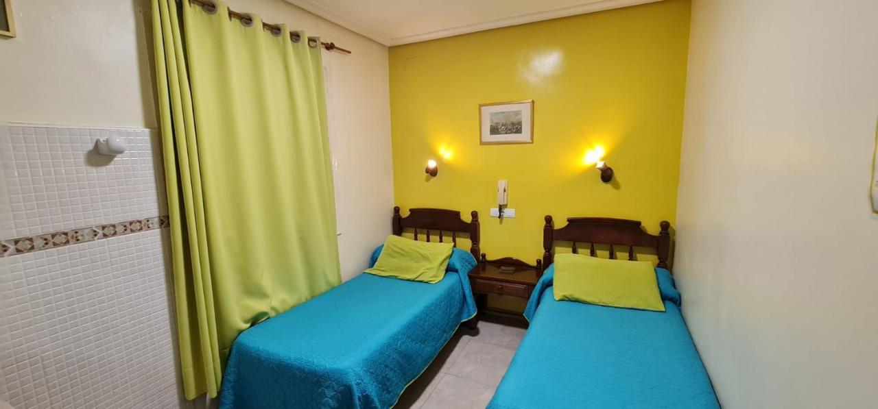 Hostal Ramon Y Cajal Valladolid Exterior photo