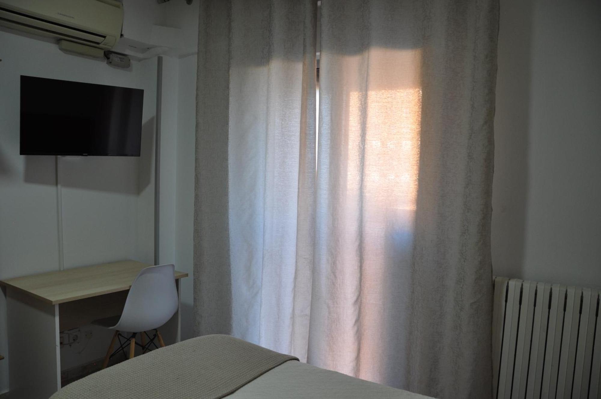 Hostal Ramon Y Cajal Valladolid Exterior photo