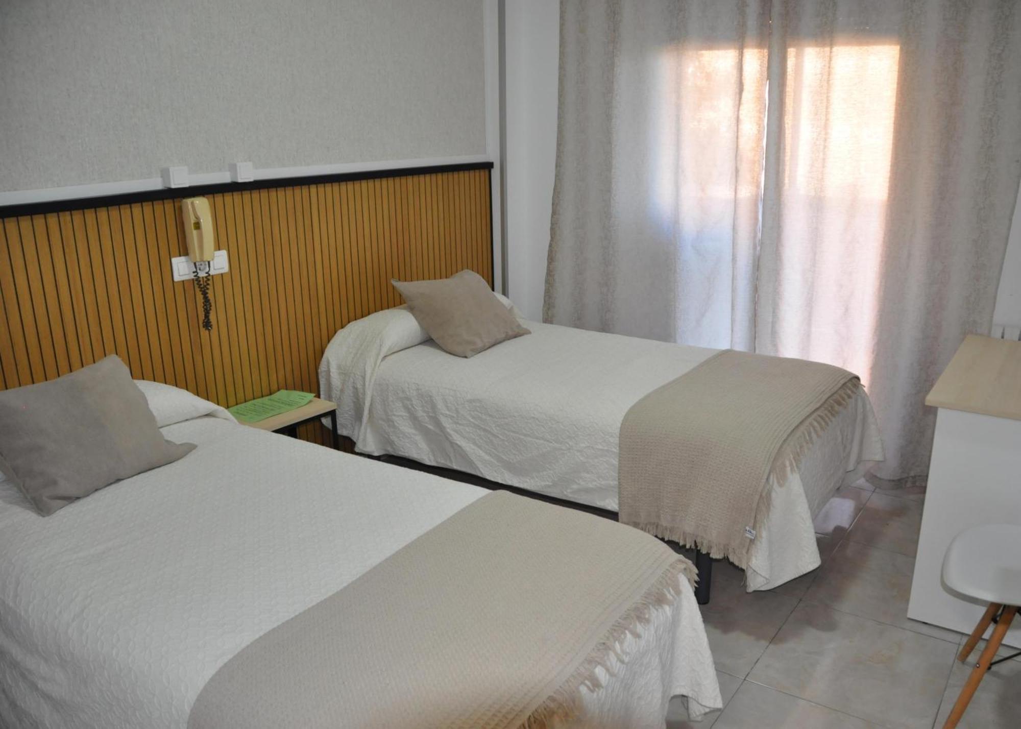 Hostal Ramon Y Cajal Valladolid Exterior photo