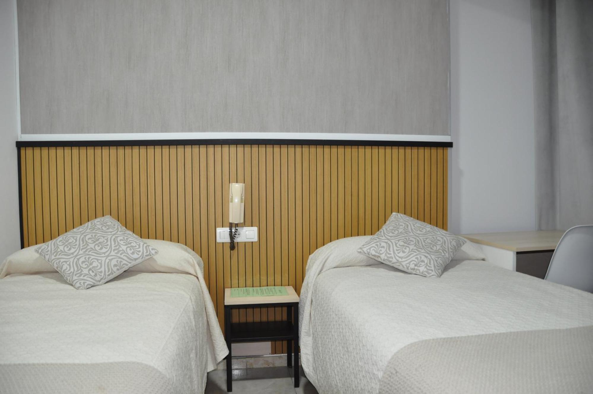 Hostal Ramon Y Cajal Valladolid Exterior photo