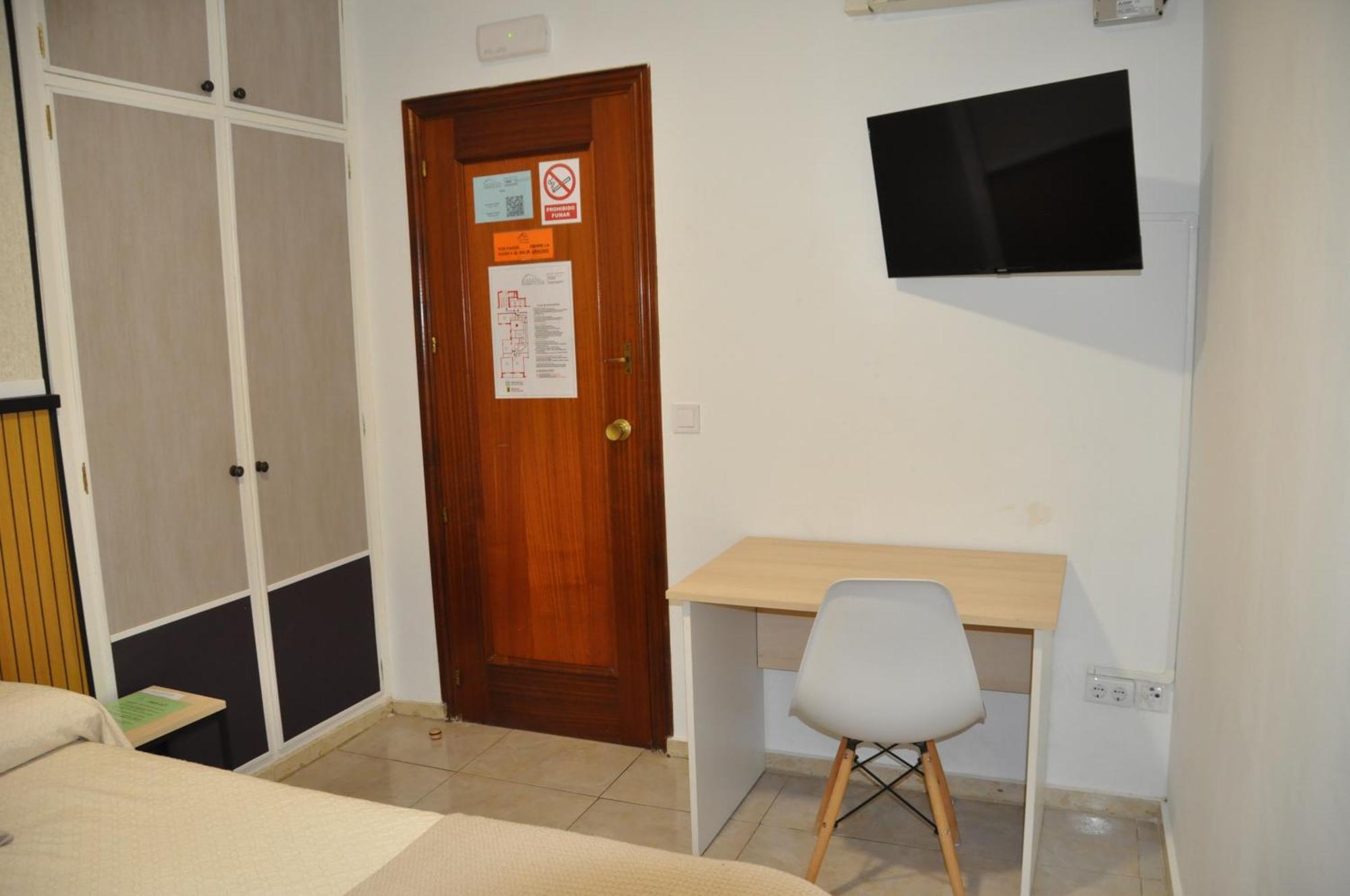 Hostal Ramon Y Cajal Valladolid Exterior photo